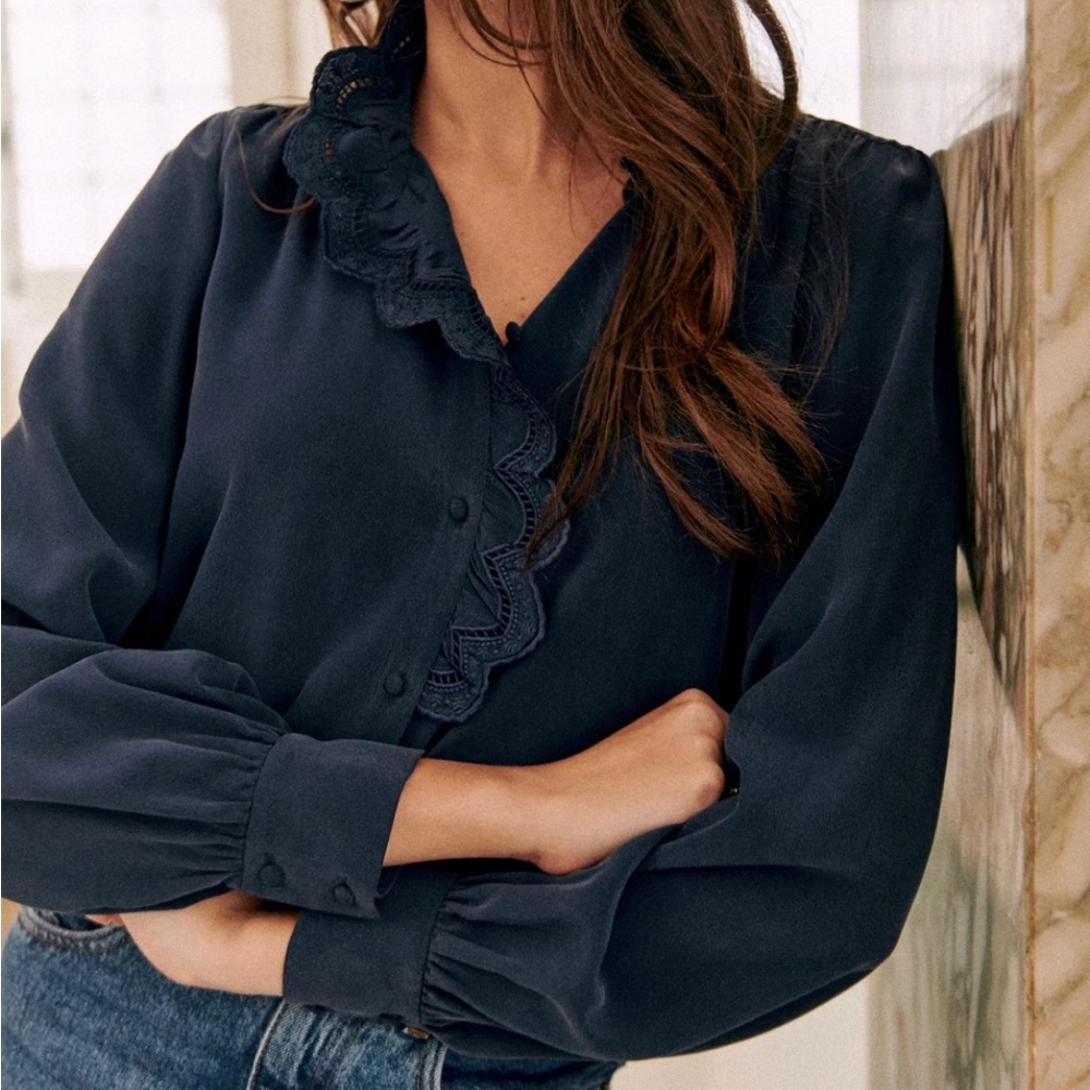 Sezane Chloe blouse in Navy